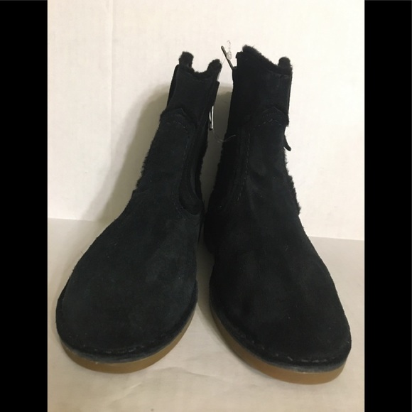 UGG Catica Black Ankle Boot - Picture 5 of 15